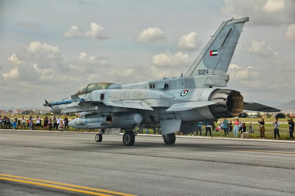 Transformez votre style de fête avec les broches tendance à ne pas manquer !