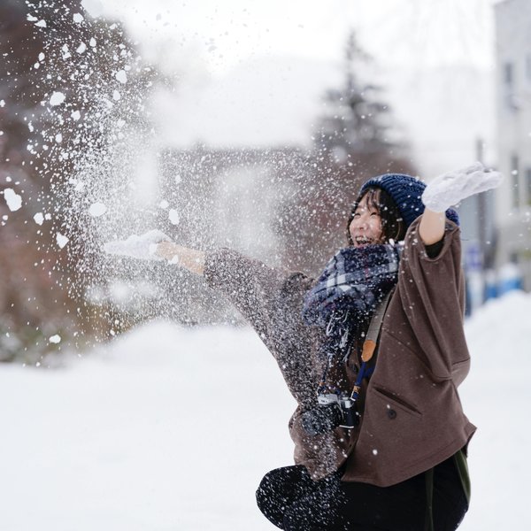 Écharpe femme : l'accessoire chic pour un hiver chaleureux